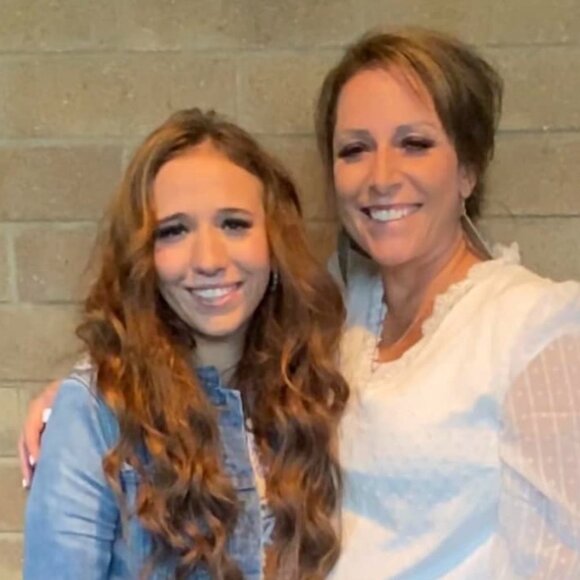 Meet your Posher, Rebecca and Katie Jo - Picture 10 of 16